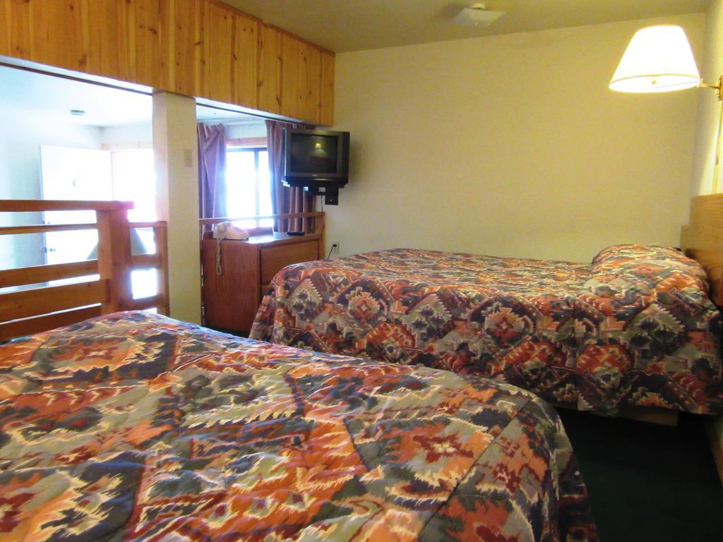 Travelers Lodge West Yellowstone Exteriér fotografie